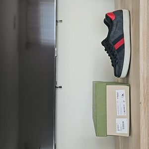 Gucci men's 7.5 sneaker